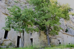 LE VILLAGE TROGLODYTIQUE DE BARRY / LE MASSIF DE BARRY & LE CHÂTEAU DE BARRY (26-84) LE 31/05/2021